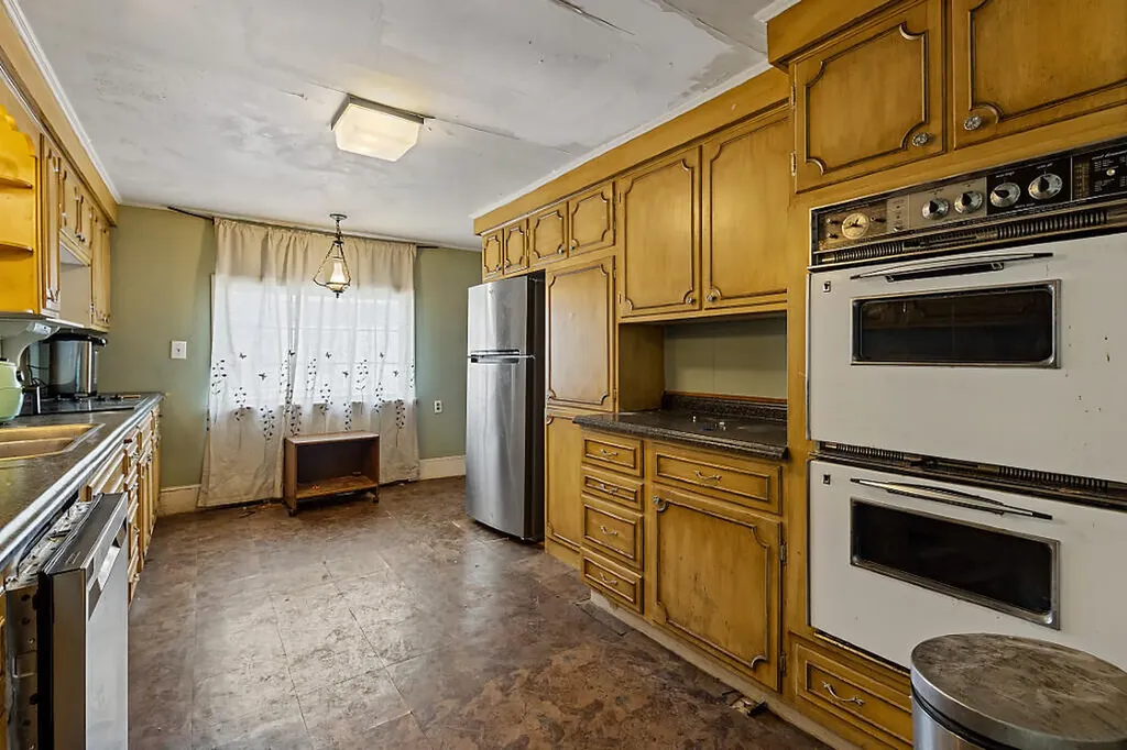 18 Pleasant Street Waterville ME 04901