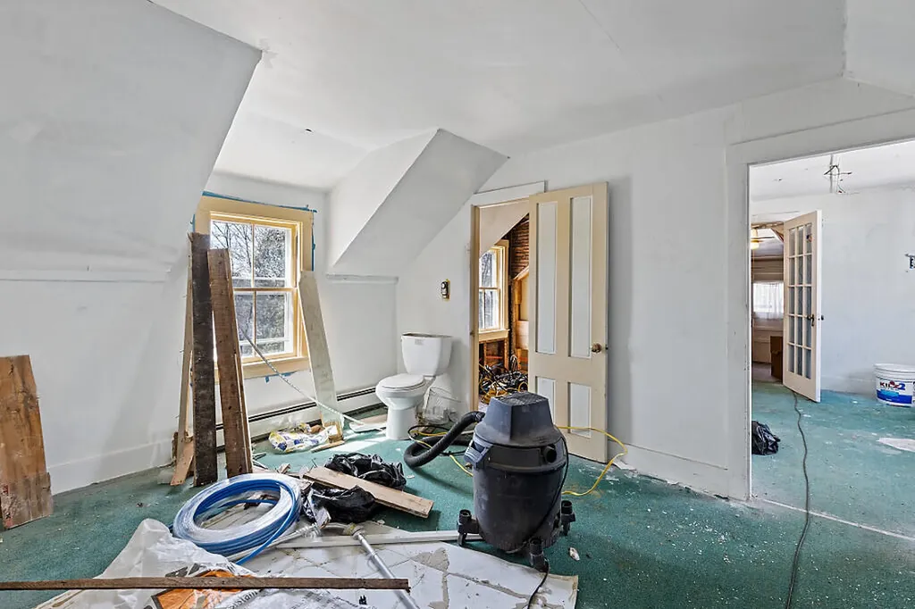 18 Pleasant Street Waterville ME 04901