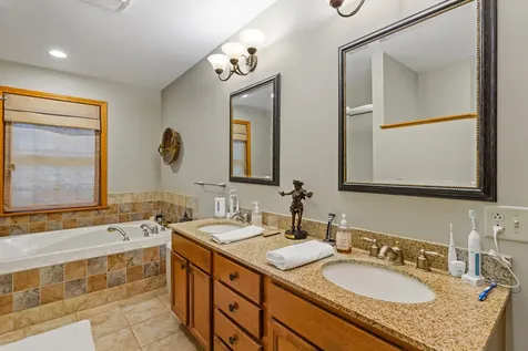 18 Wedgewood Drive Oakland ME 04963