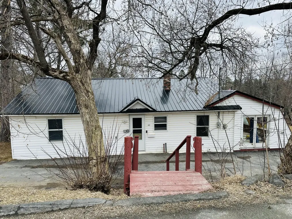 37 Spring Street Caribou ME 04736