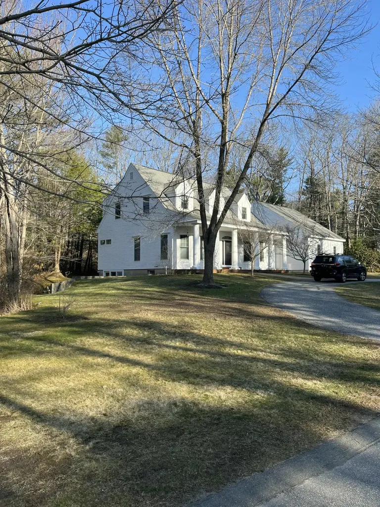 14 Stonegate Road Cape Elizabeth ME 04107