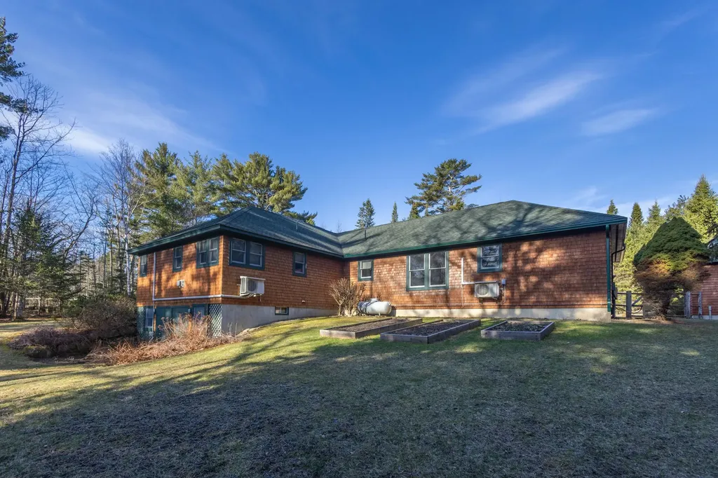 39 Stonehurst Drive Camden ME 04843
