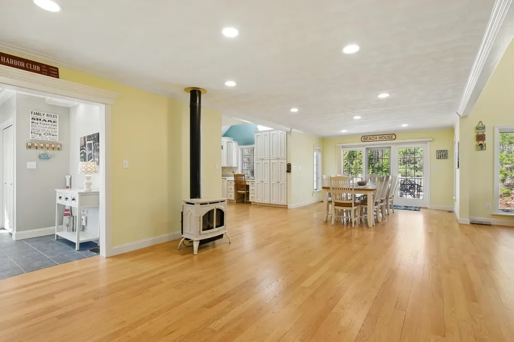 98 Bourne Avenue Wells ME 04090