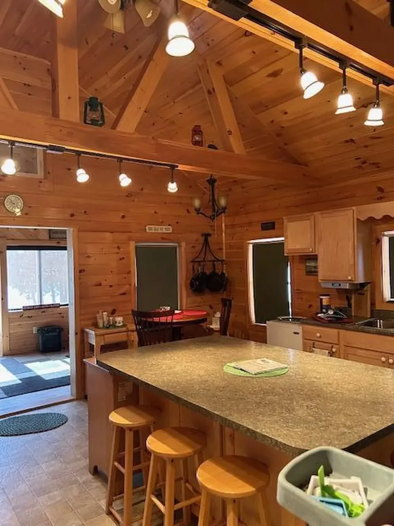 28 Valentine Lane Dexter ME 04930