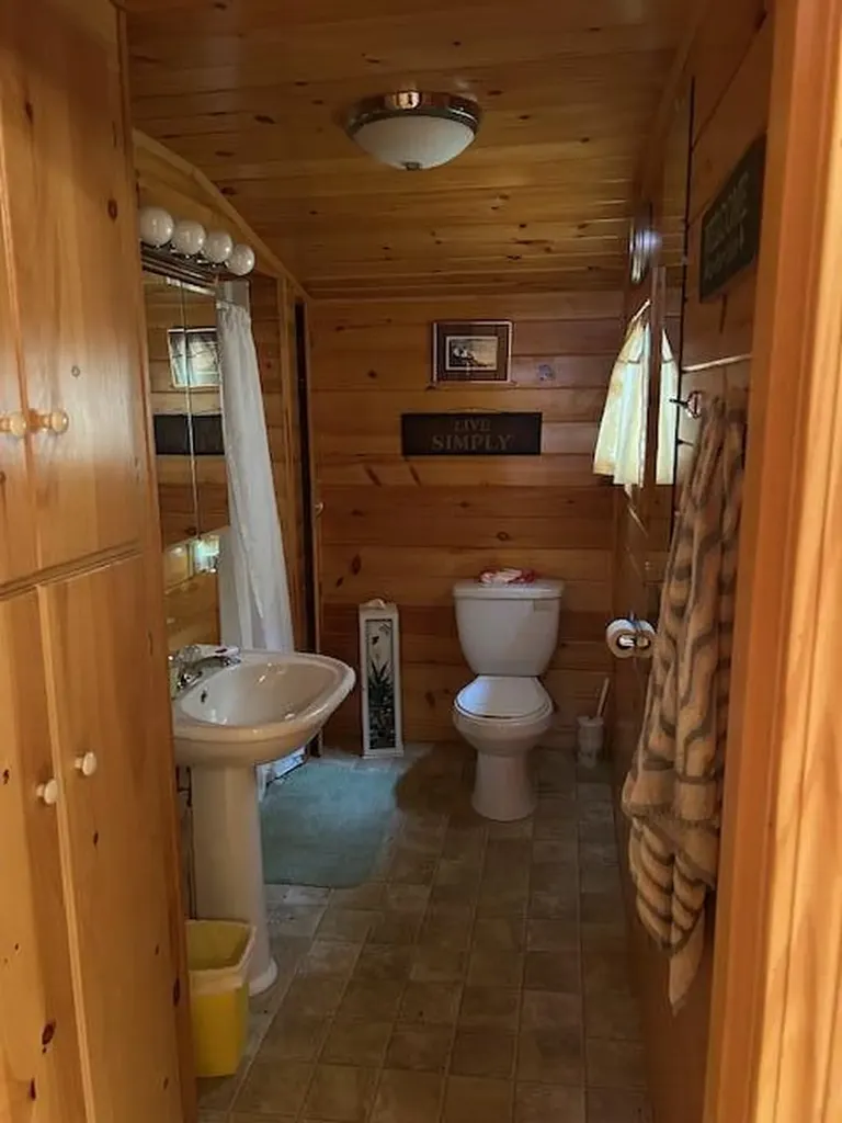28 Valentine Lane Dexter ME 04930