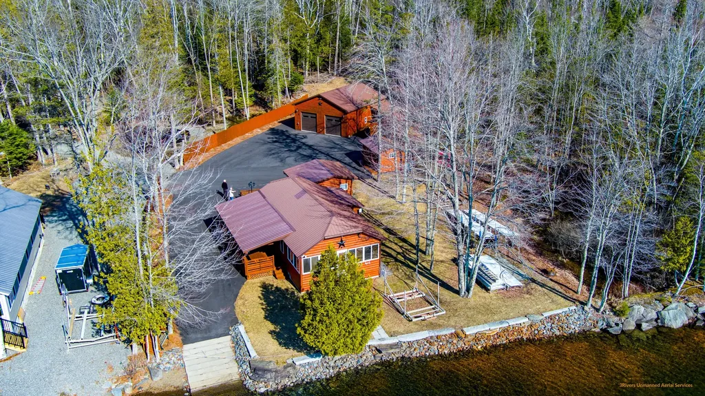 28 Valentine Lane Dexter ME 04930