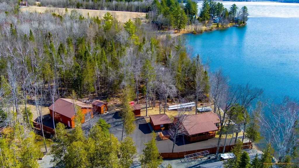 28 Valentine Lane Dexter ME 04930