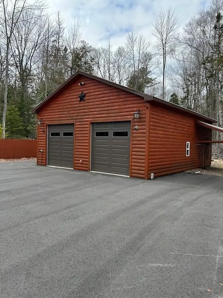 28 Valentine Lane Dexter ME 04930