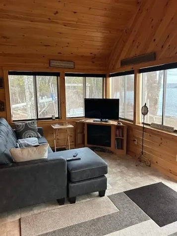 28 Valentine Lane Dexter ME 04930