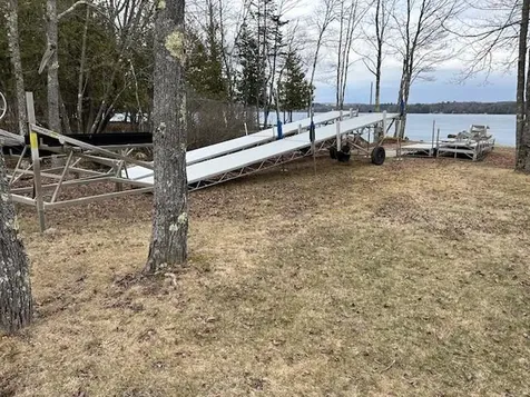 28 Valentine Lane Dexter ME 04930