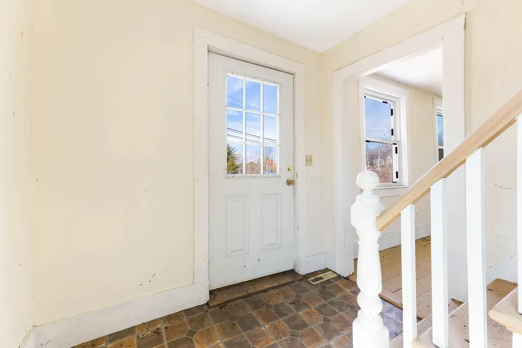 76 Fish Street Thomaston ME 04861