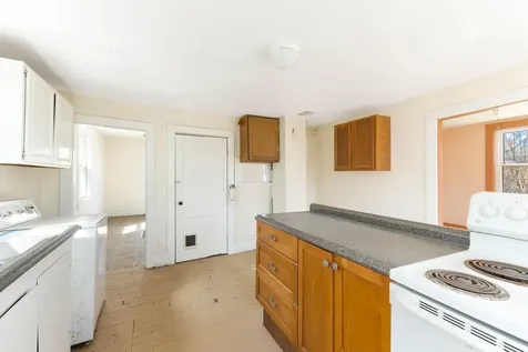 76 Fish Street Thomaston ME 04861
