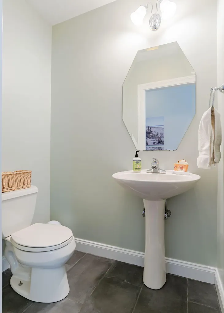 33 Idlewood Drive Cumberland ME 04021