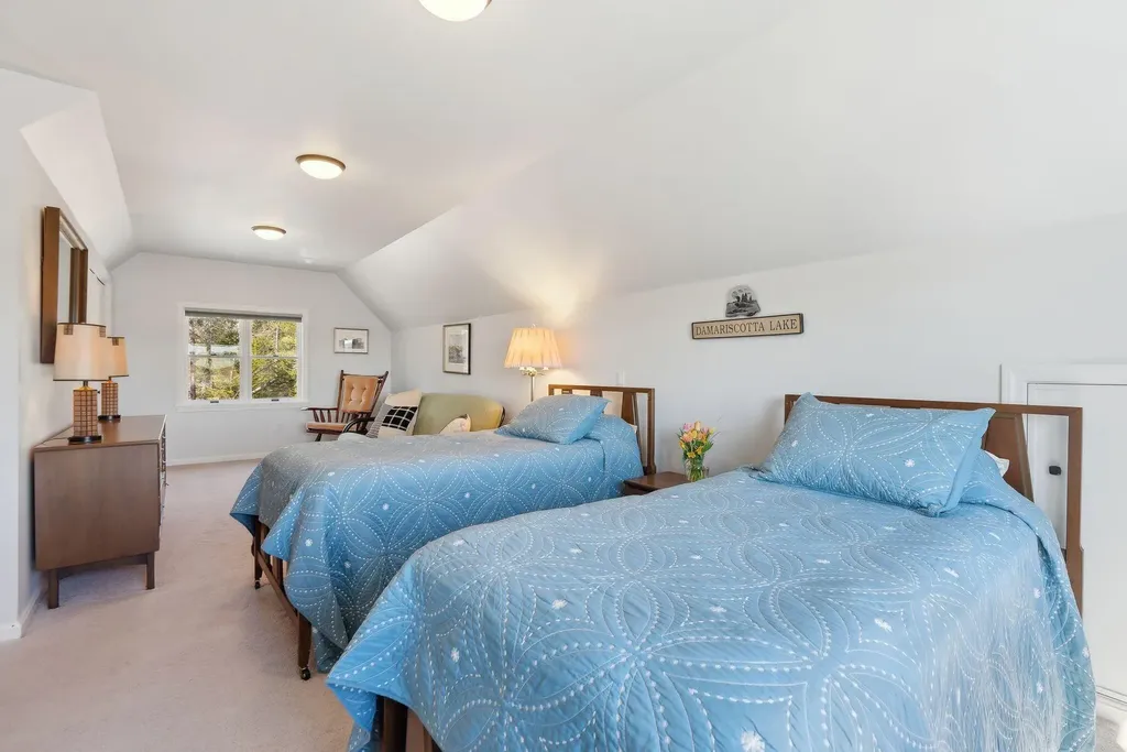 121 Old Pennellville Road Brunswick ME 04011