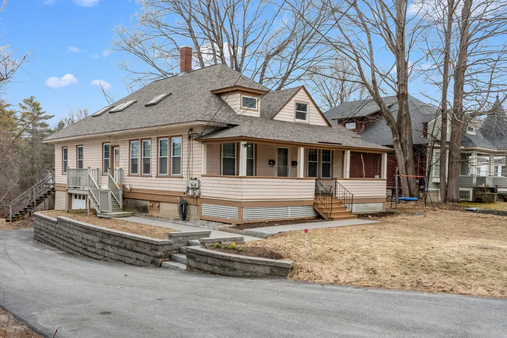 23 Montello Street Lewiston ME 04240