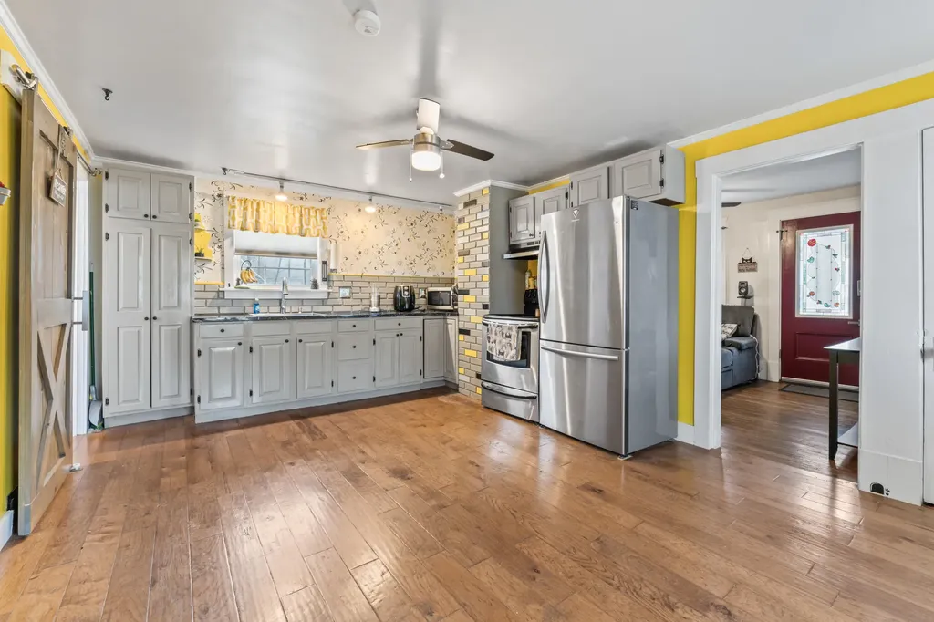 10 Grandview Avenue Sanford ME 04073