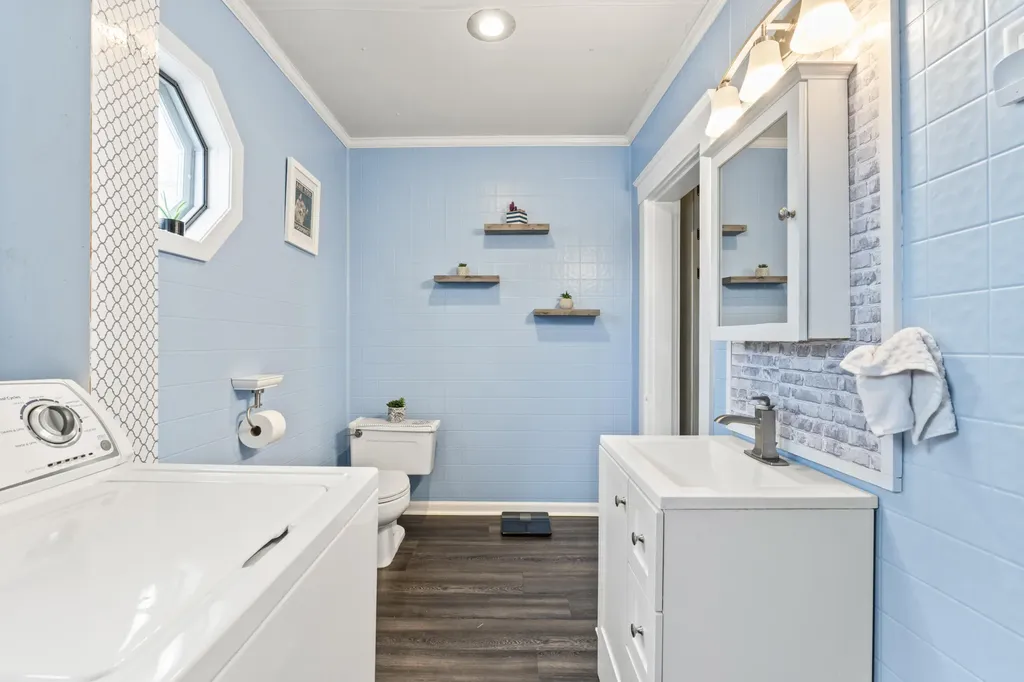 10 Grandview Avenue Sanford ME 04073
