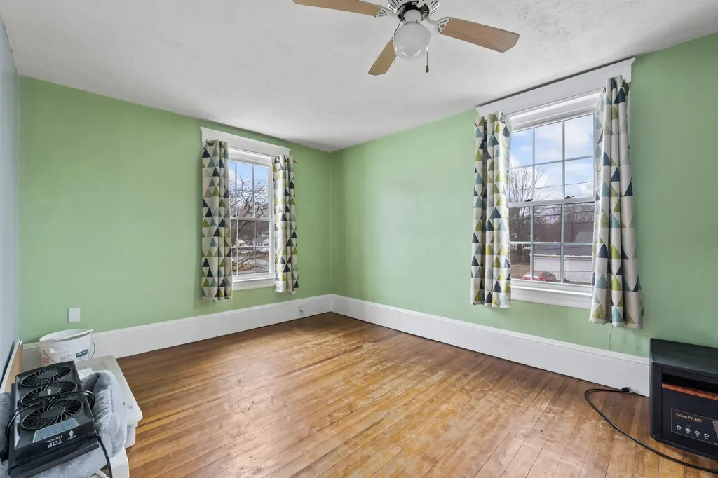 10 Grandview Avenue Sanford ME 04073