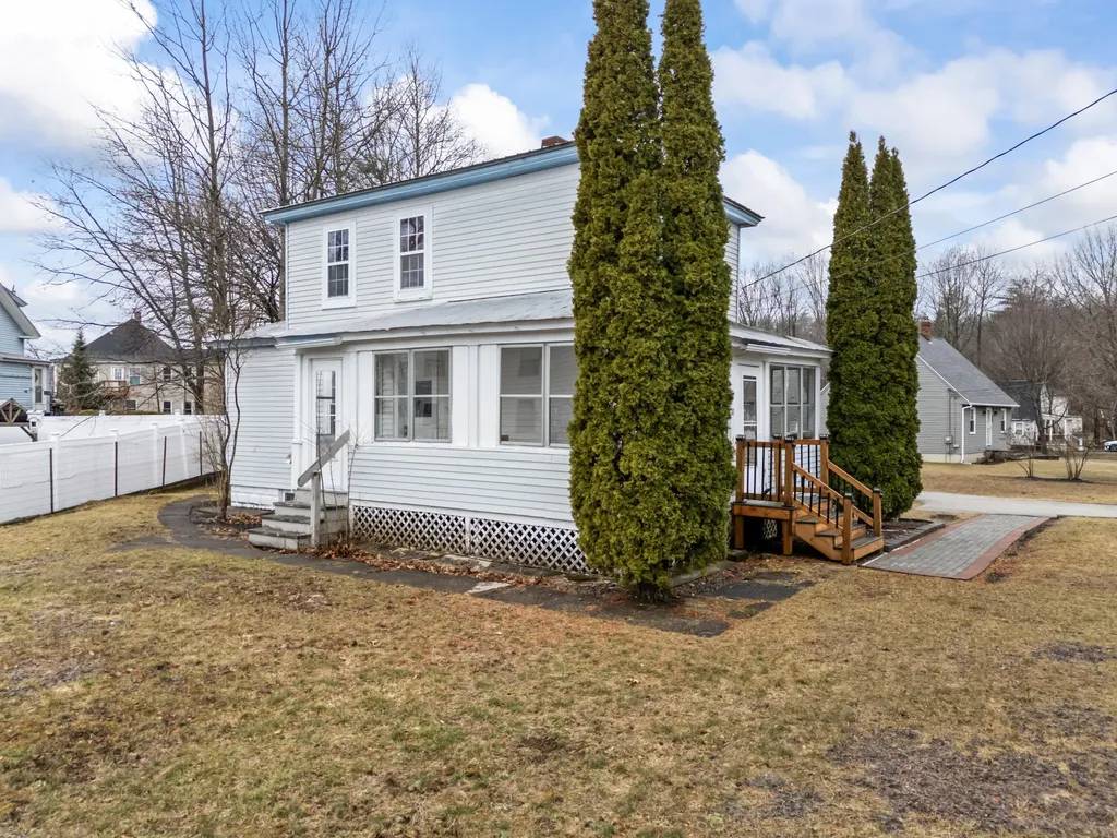 10 Grandview Avenue Sanford ME 04073