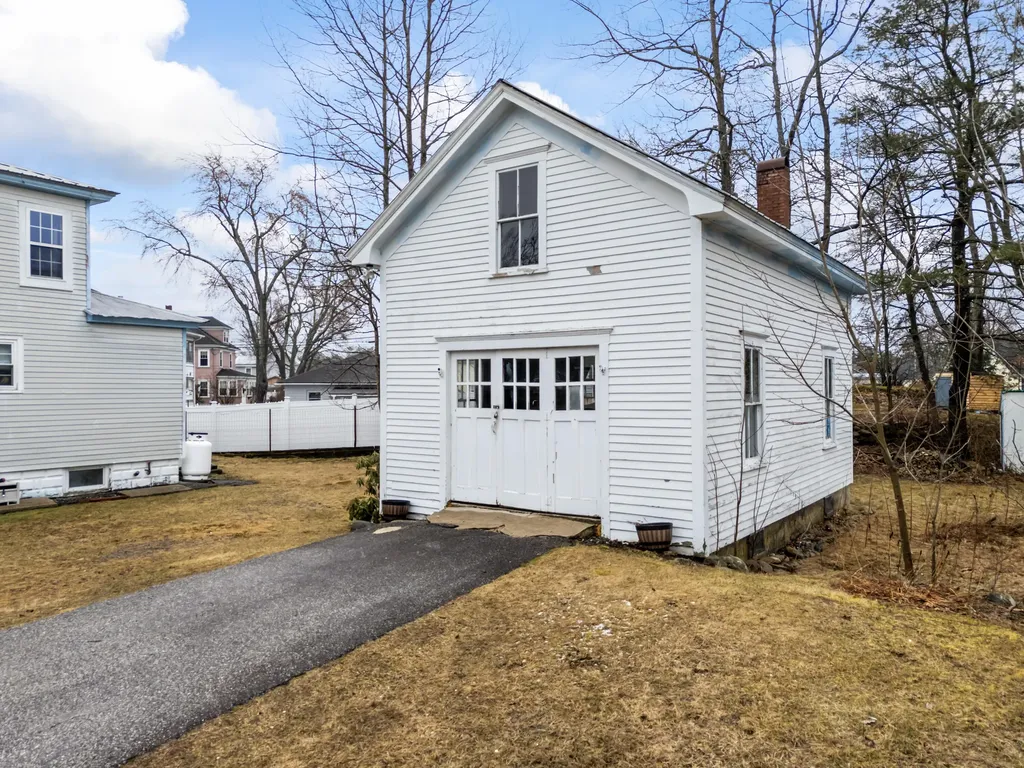 10 Grandview Avenue Sanford ME 04073