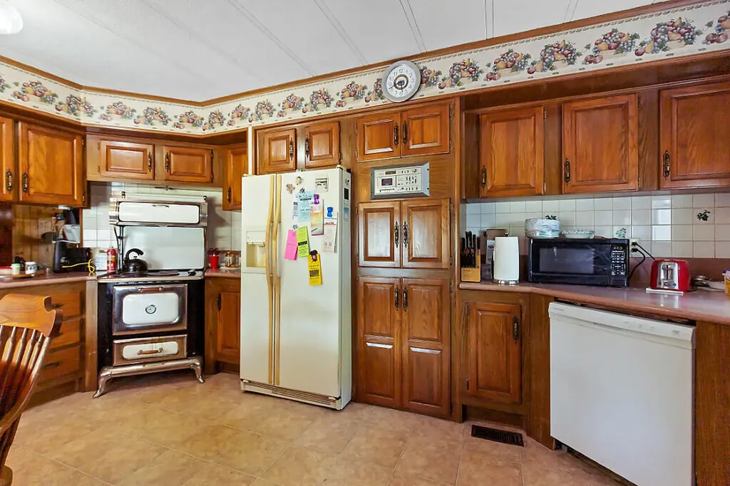 1650 N Belfast Avenue Vassalboro ME 04989