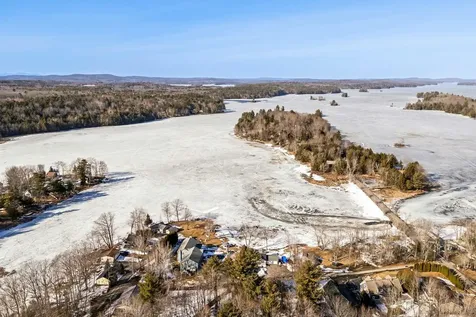 12 Cattail Lane Monmouth ME 04259