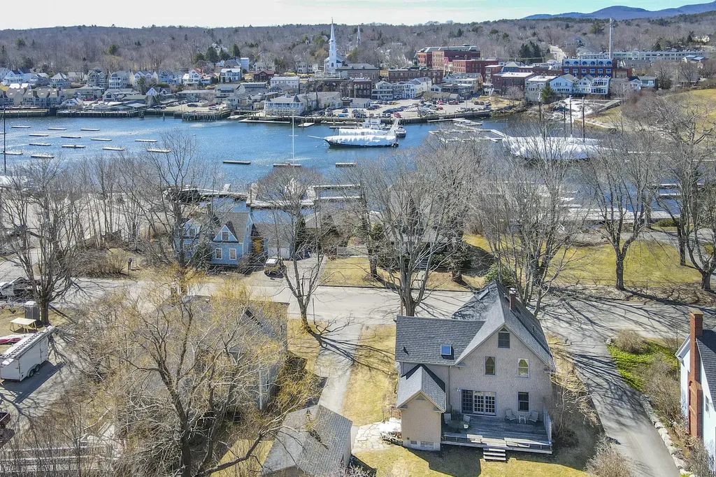 26 Sea Street Camden ME 04843