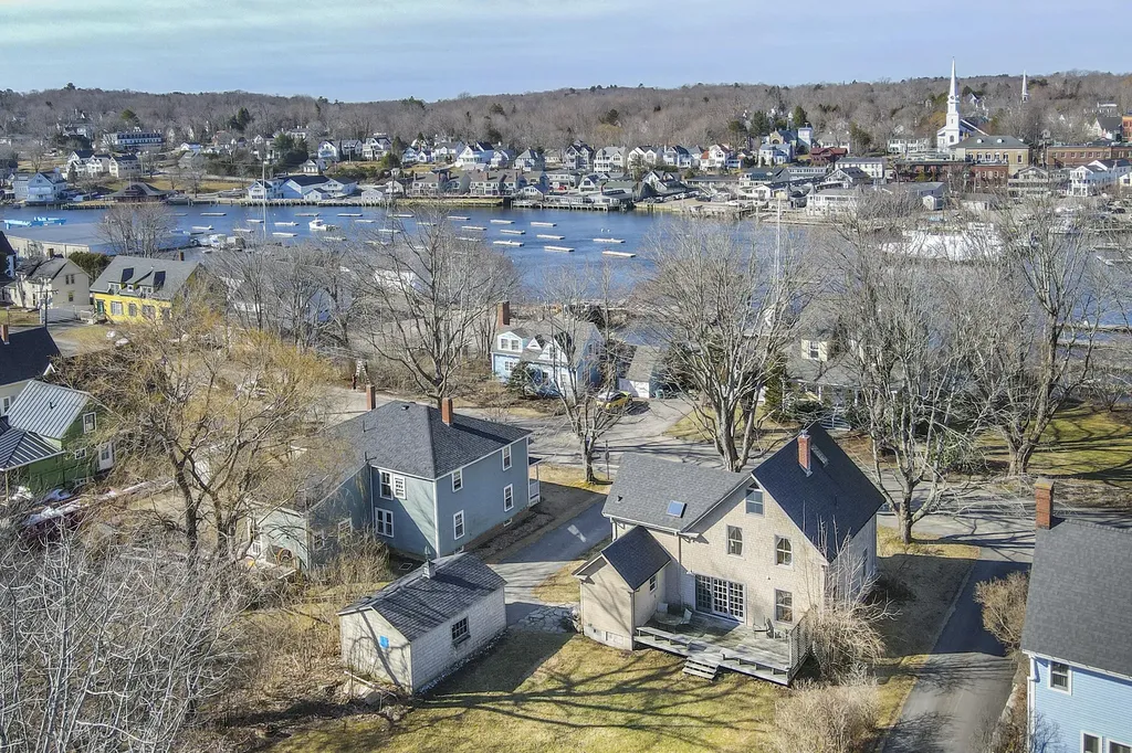 26 Sea Street Camden ME 04843