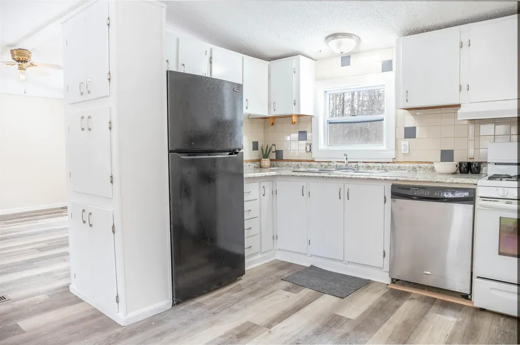 20 Turkey Farm Road Blue Hill ME 04614