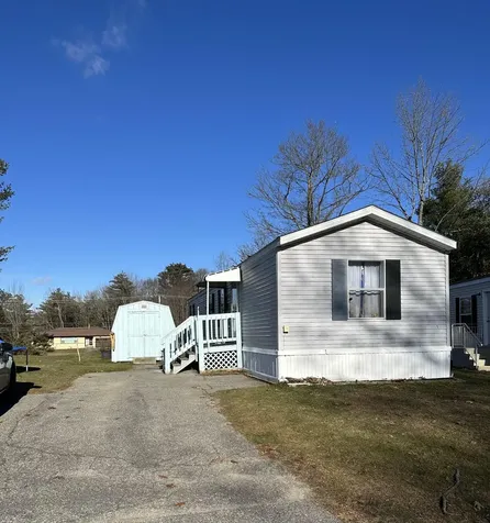 9 Autumn Lane Lewiston ME 04240
