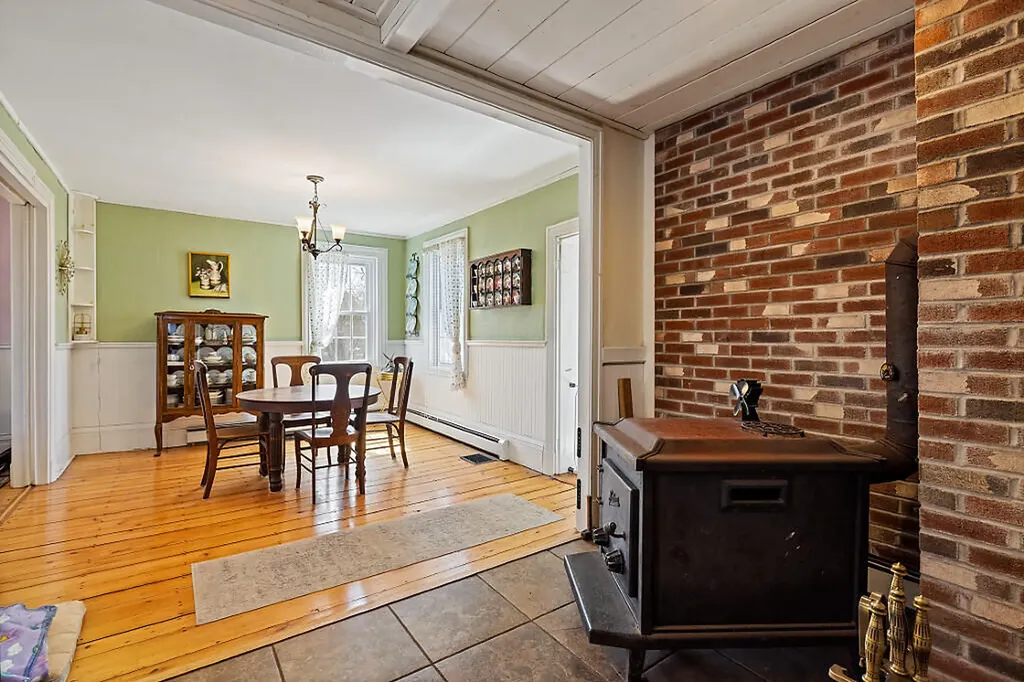 184 Highland Avenue Gardiner ME 04345