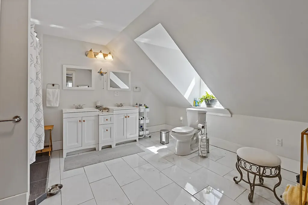184 Highland Avenue Gardiner ME 04345