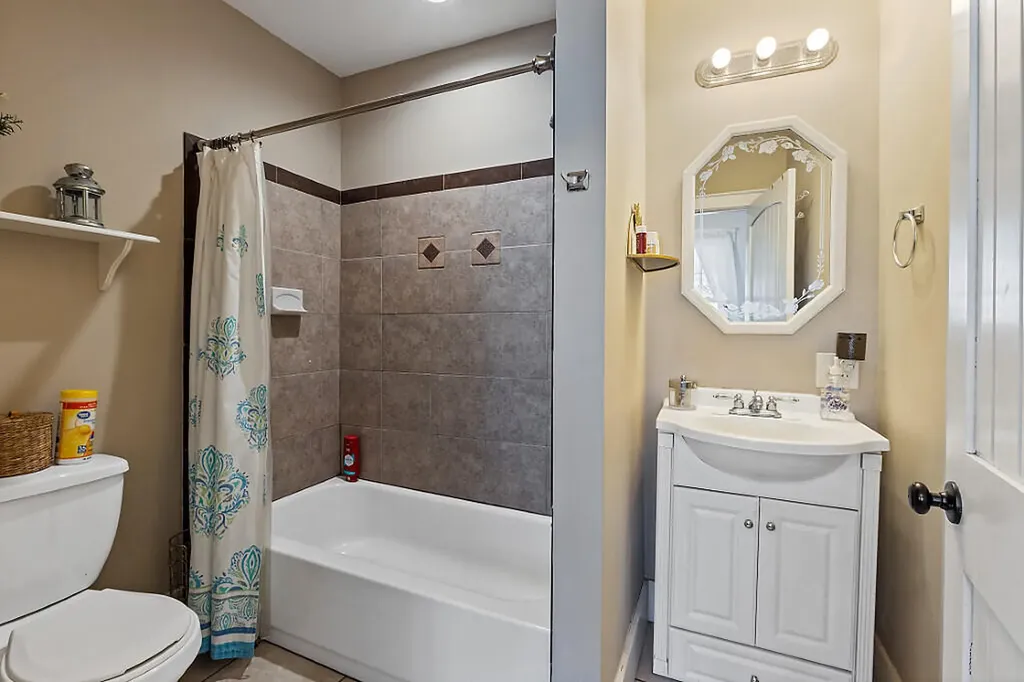 184 Highland Avenue Gardiner ME 04345