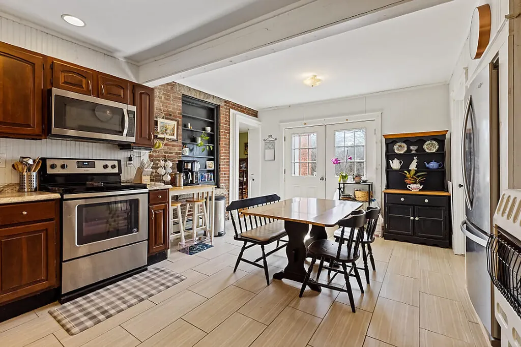 184 Highland Avenue Gardiner ME 04345