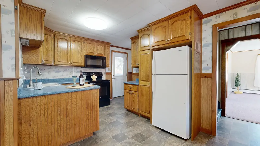 41 Middle Avenue Mexico ME 04257