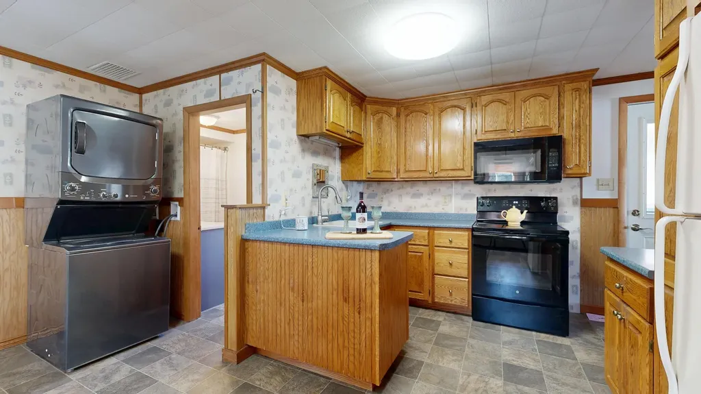41 Middle Avenue Mexico ME 04257