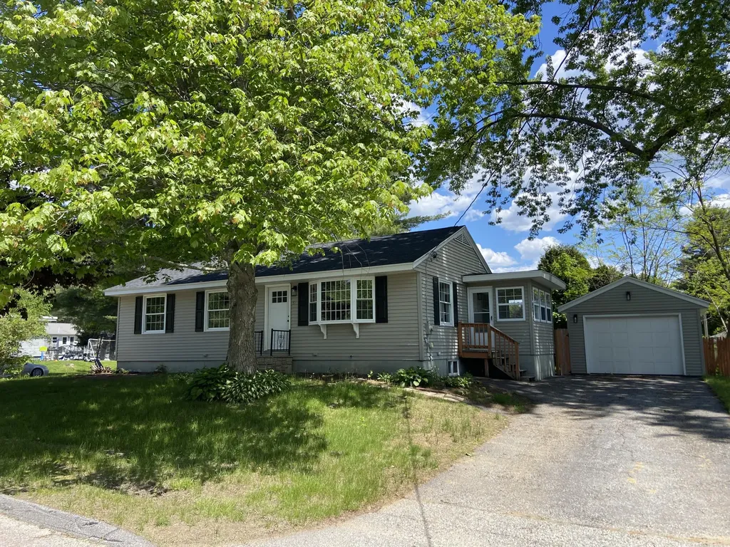 31 Amherst Street Auburn ME 04210