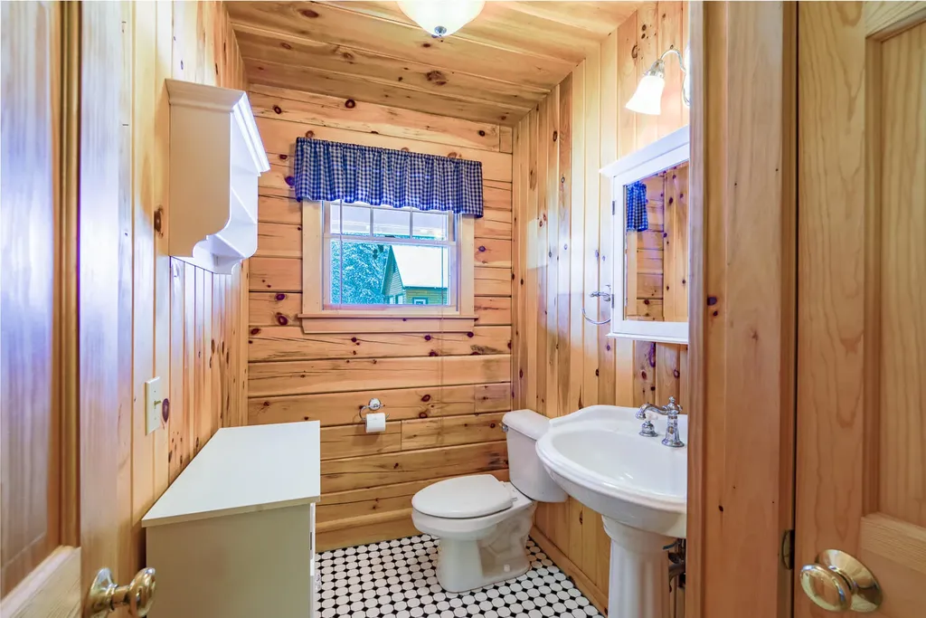 14 Hamstead Drive Newport ME 04953