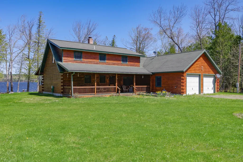 14 Hamstead Drive Newport ME 04953