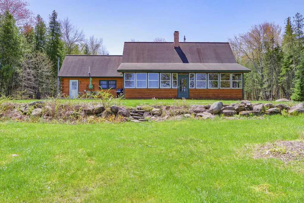 14 Hamstead Drive Newport ME 04953