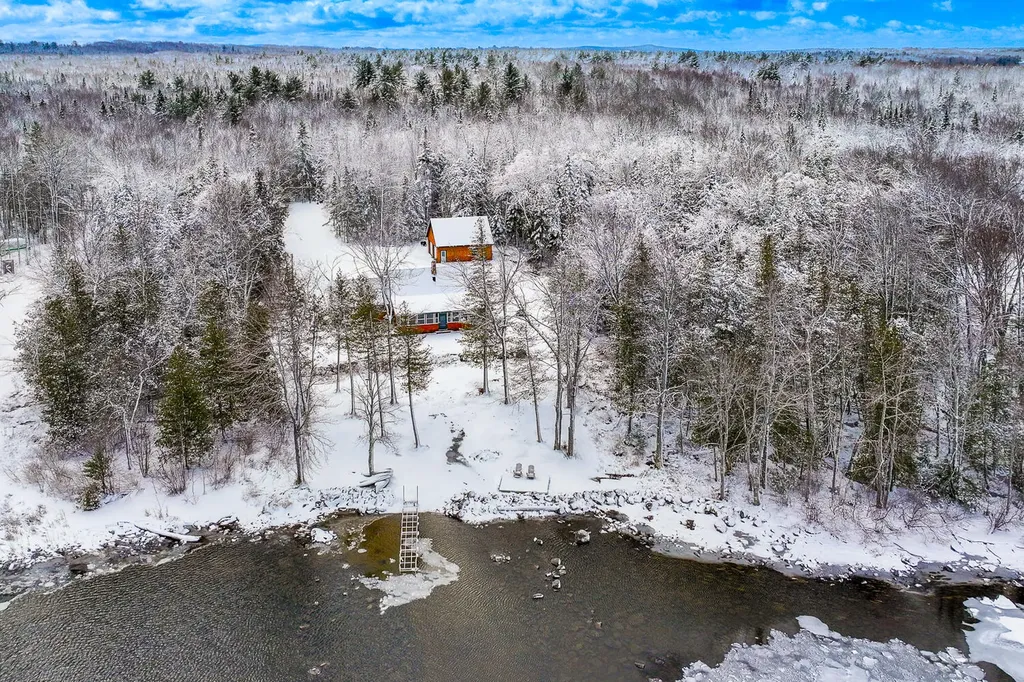 14 Hamstead Drive Newport ME 04953