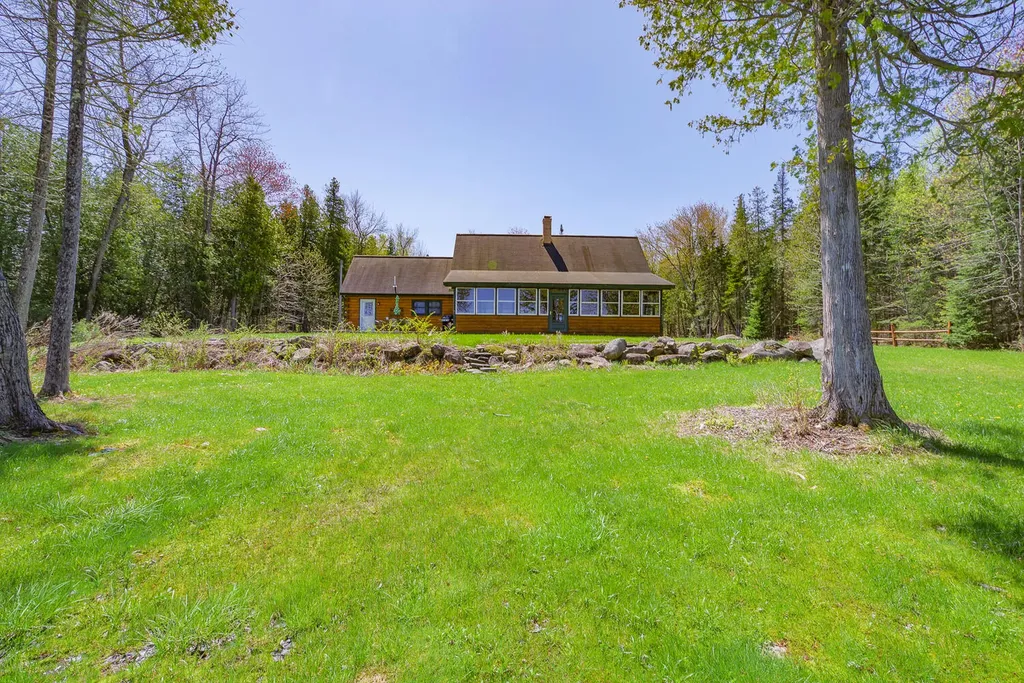 14 Hamstead Drive Newport ME 04953