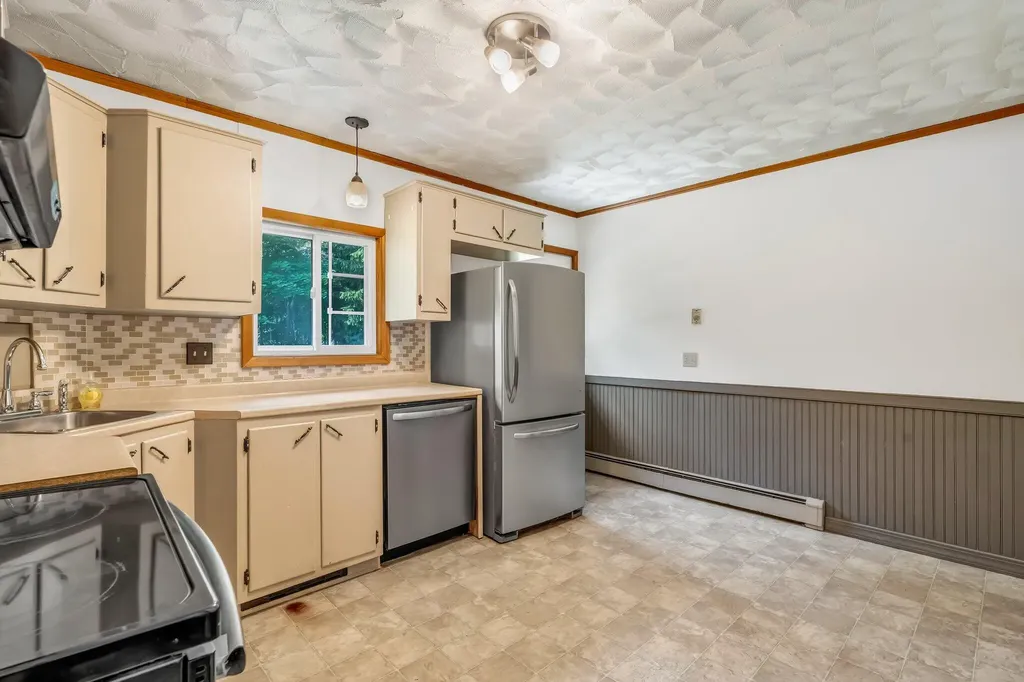 8 Sylvan Road Orono ME 04473