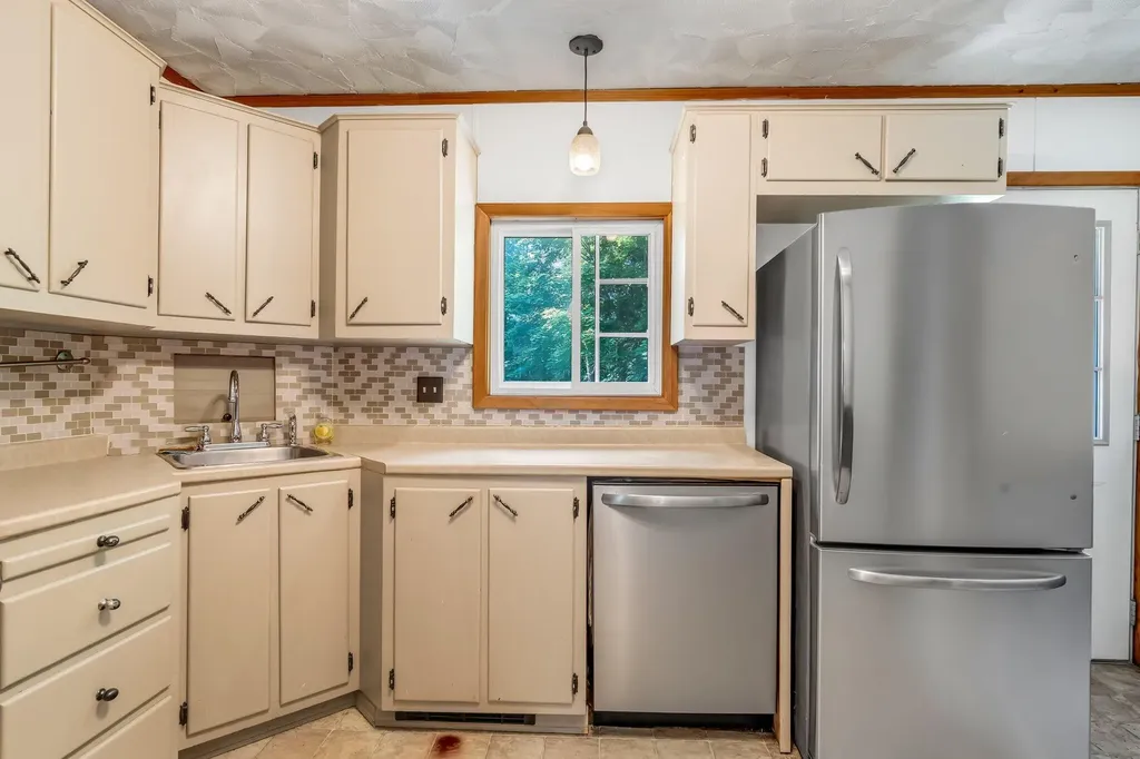 8 Sylvan Road Orono ME 04473