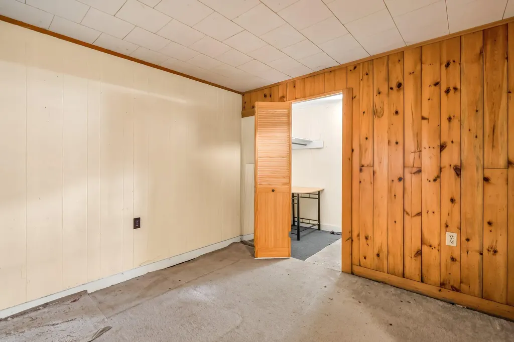 8 Sylvan Road Orono ME 04473