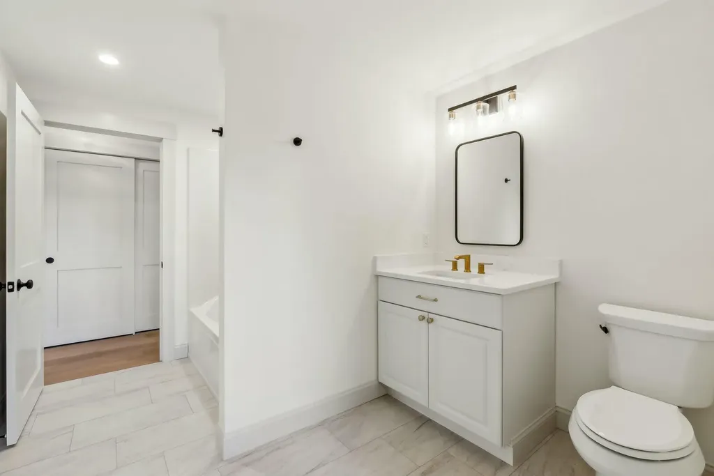 18 Almonte Avenue Yarmouth ME 04096
