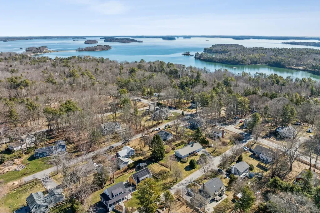 18 Almonte Avenue Yarmouth ME 04096