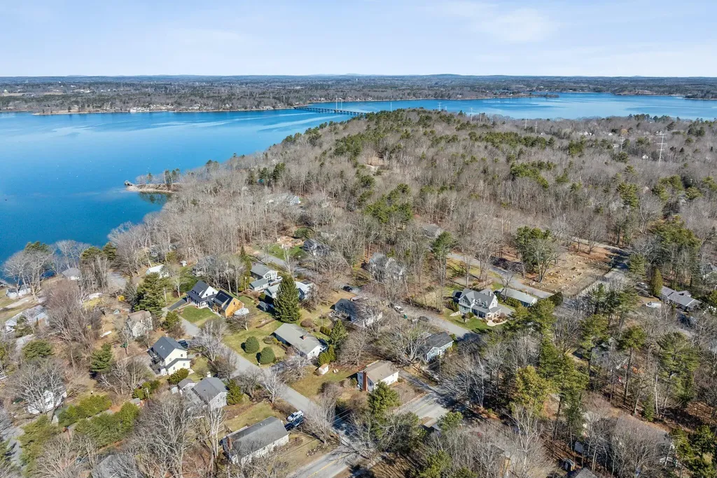 18 Almonte Avenue Yarmouth ME 04096