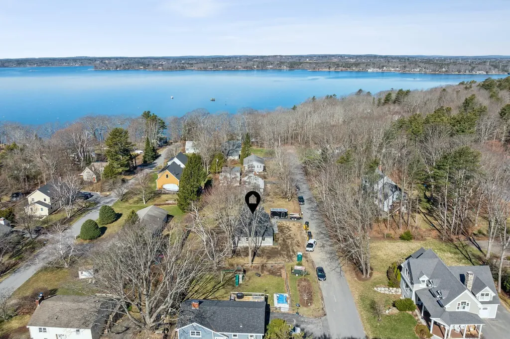 18 Almonte Avenue Yarmouth ME 04096