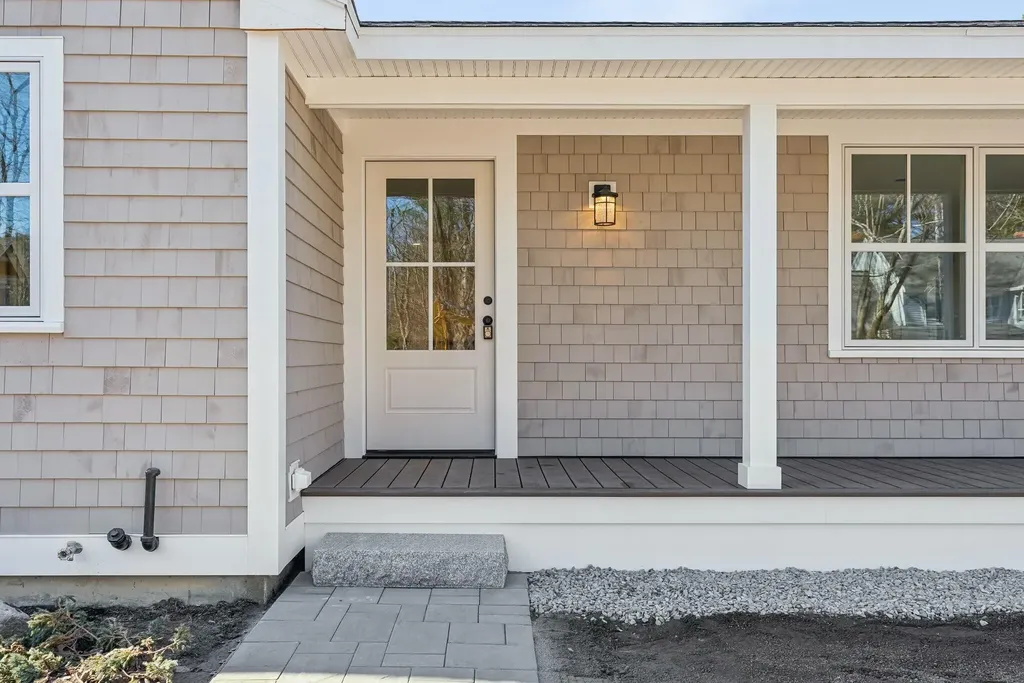 18 Almonte Avenue Yarmouth ME 04096